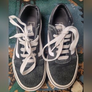 Vans - Youth Size 2 - Black and White